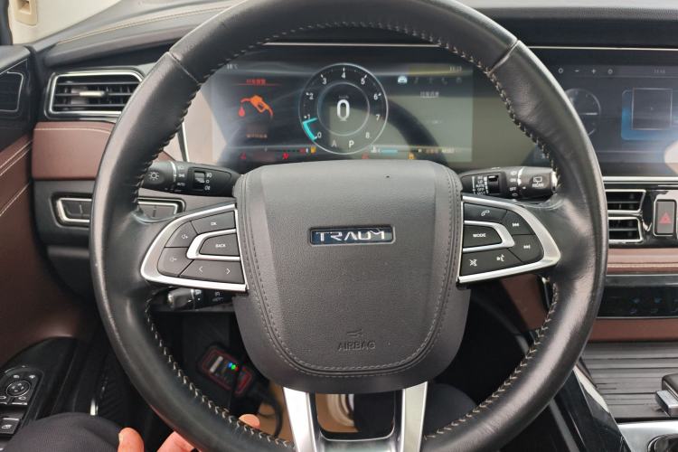 Used TRAUM S70 2018 1.5T Automatic Luxury 7-Seater Steering Wheel