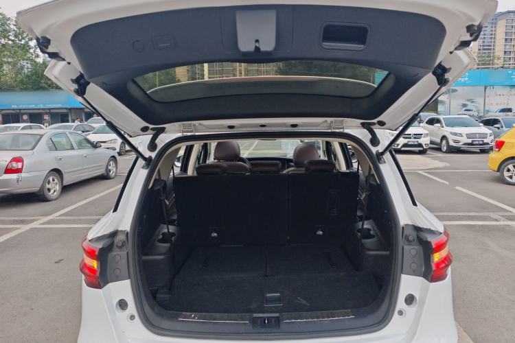 Used TRAUM S70 2018 1.5T Automatic Luxury 7-Seater Trunk
