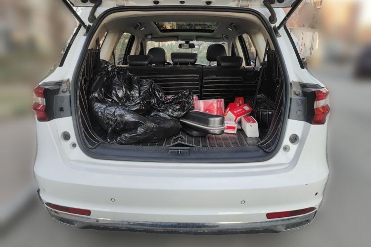 Used TRAUM S70 2018 1.5T Automatic Standard Model 7 Seats Trunk