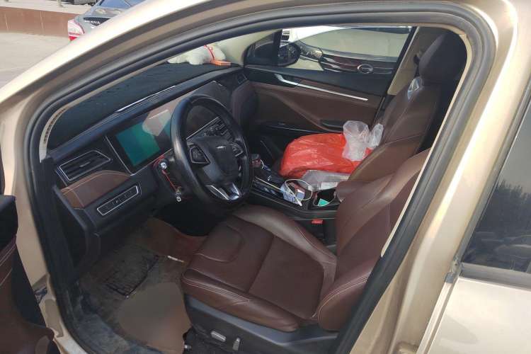 Used TRAUM S70 2018 1.5T Automatic Luxury 7-Seater Driver Seat