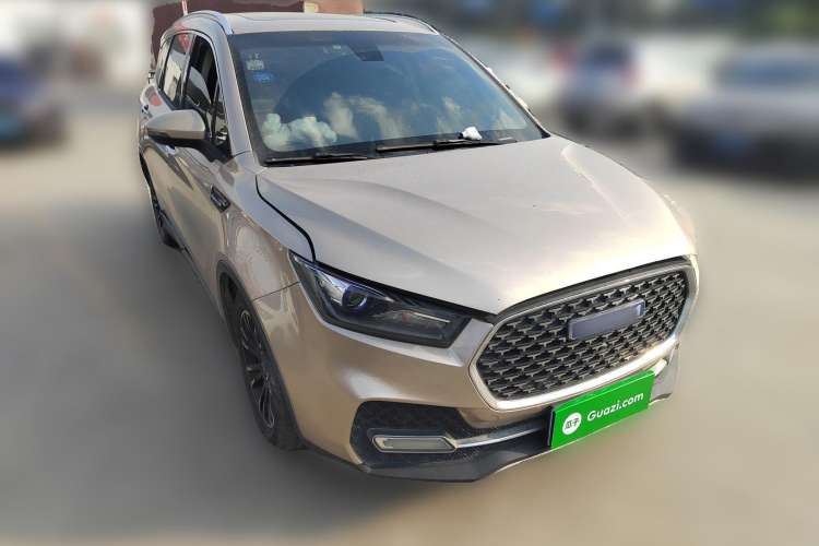 Used TRAUM S70 2018 1.5T Automatic Luxury 7-Seater Front Right 45 Deg