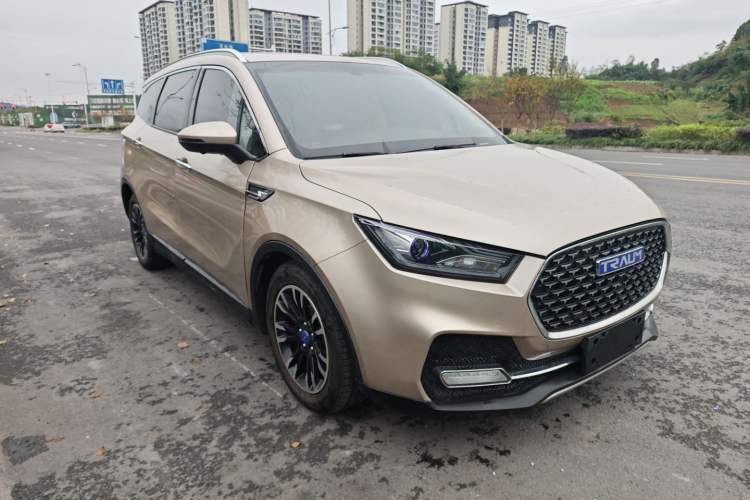 Used TRAUM S70 2018 1.5T Automatic Comfort Model 7 Seats Front Right 45 Deg