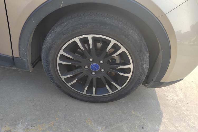 Used TRAUM S70 2018 1.5T Automatic Luxury 7-Seater Right Front Wheel Hub