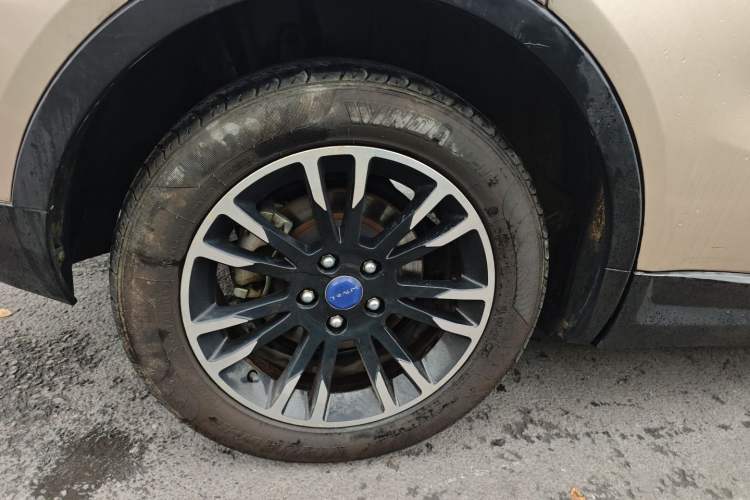 Used TRAUM S70 2018 1.5T Automatic Comfort Model 7 Seats Right Rear Wheel Hub