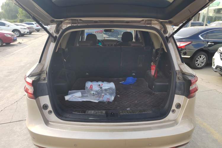Used TRAUM S70 2018 1.5T Automatic Luxury 7-Seater Trunk