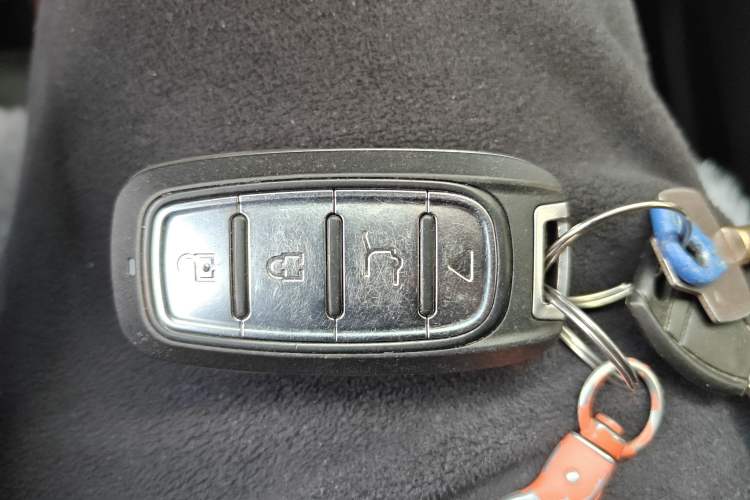 Used TRAUM S70 2018 1.5T Manual Standard Model 7 Seats Vehicle Key