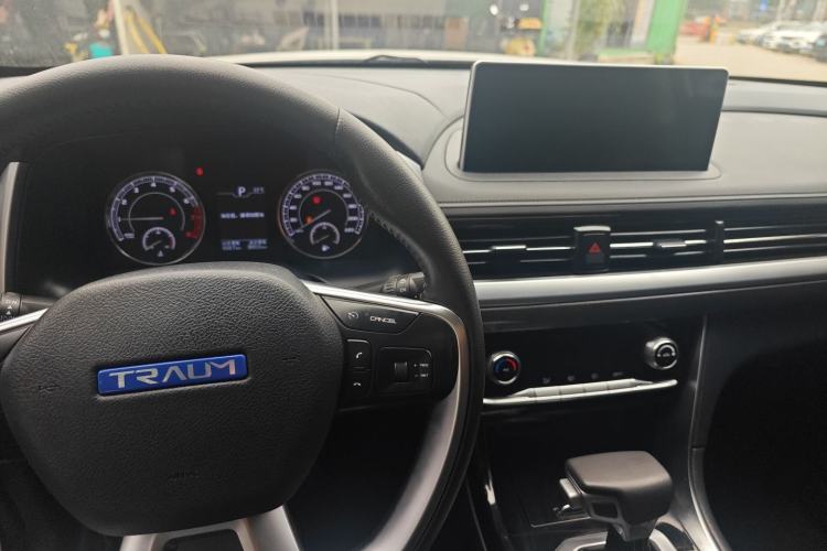 Used TRAUM SEEK 5 2018 1.5T Automatic Leading Edition Interior 3