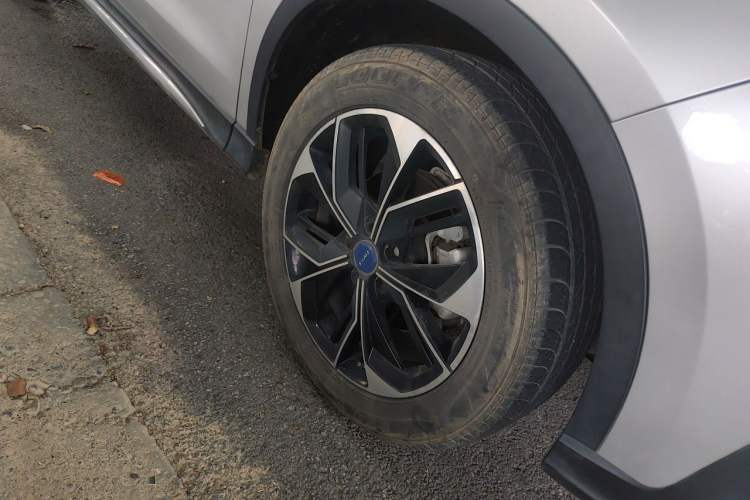 Used TRAUM SEEK 5 2018 1.5T Automatic Lingyao Edition Right Front Wheel Hub