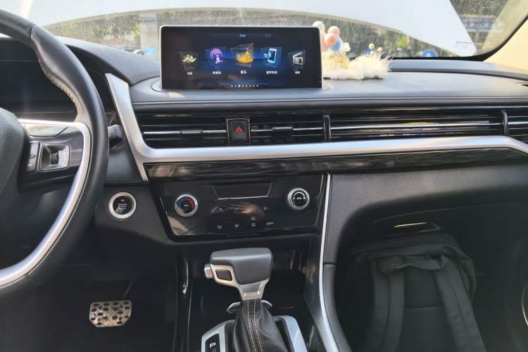 Used TRAUM SEEK 5 2018 1.5T Automatic Lingyao Edition Audio And AC Panel