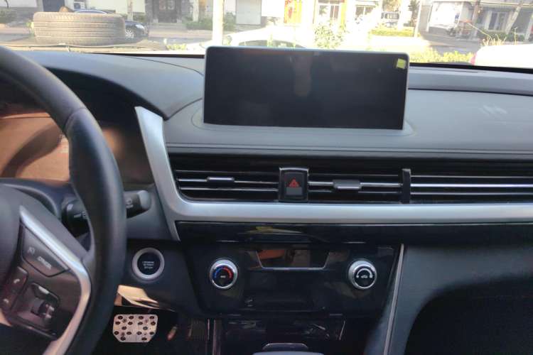 Used TRAUM SEEK 5 2018 1.5T Automatic Navigation Edition Audio And AC Panel