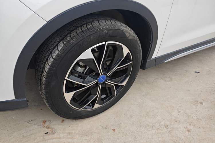Used TRAUM SEEK 5 2018 1.5T Automatic Lingyao Edition Left Front Wheel Hub
