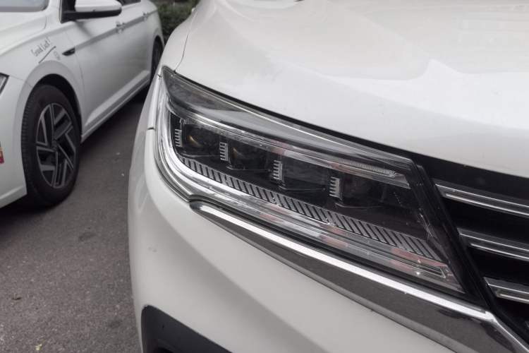 Used TRAUM SEEK 5 2018 1.5T Automatic Lingyao Edition Right Front Headlight