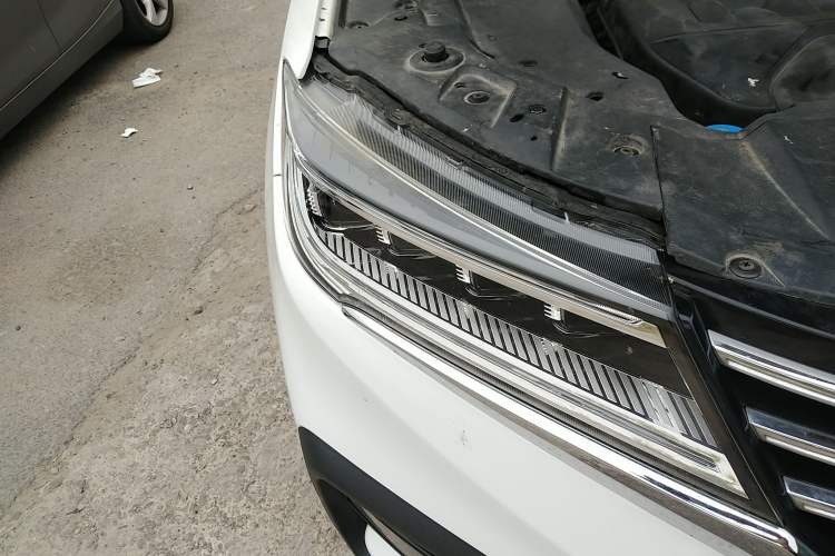 Used TRAUM SEEK 5 2018 1.5T Automatic Navigation Edition Right Front Headlight