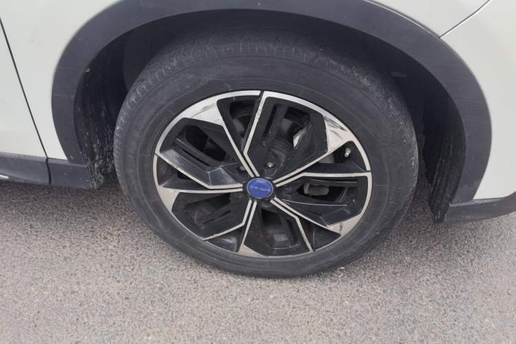 Used TRAUM SEEK 5 2018 1.5T Automatic Lingyao Edition Right Front Wheel Hub