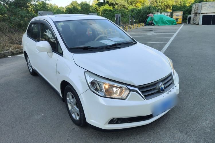 Used Venucia D50 2013 1.6L Automatic Luxury Edition Front Right 45 Deg
