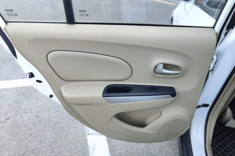 Used Venucia D50 2013 1.6L Automatic Luxury Edition Left Rear Door Interior