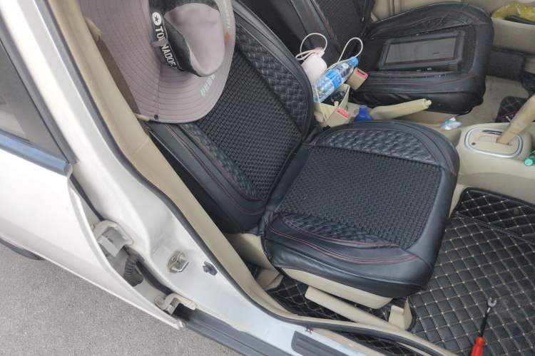 Used Venucia D50 2013 1.6L Automatic Luxury Edition Right Front Seat