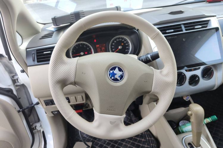 Used Venucia D50 2013 1.6L Automatic Luxury Edition Steering Wheel