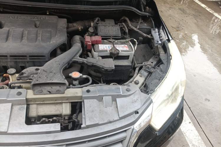 Used Venucia D50 2012 1.6L Automatic Prestige Edition Engine Bay Left