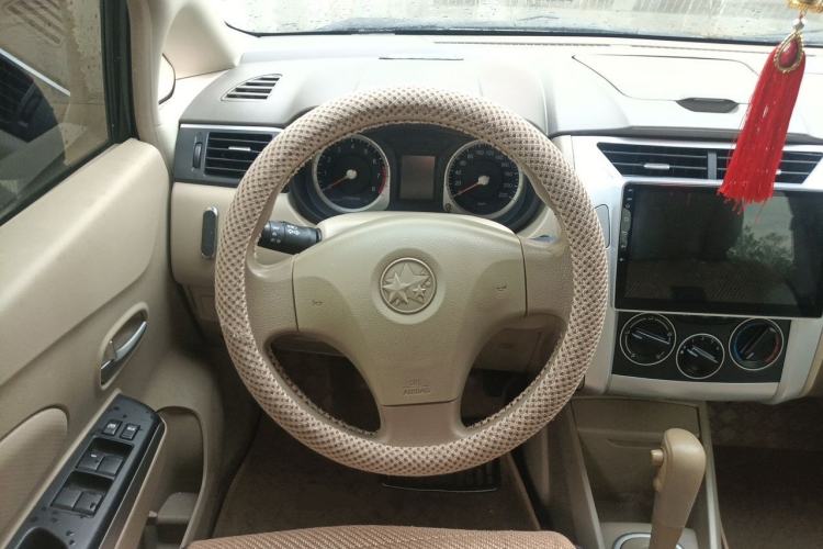 Used Venucia D50 2012 1.6L Automatic Prestige Edition Steering Wheel