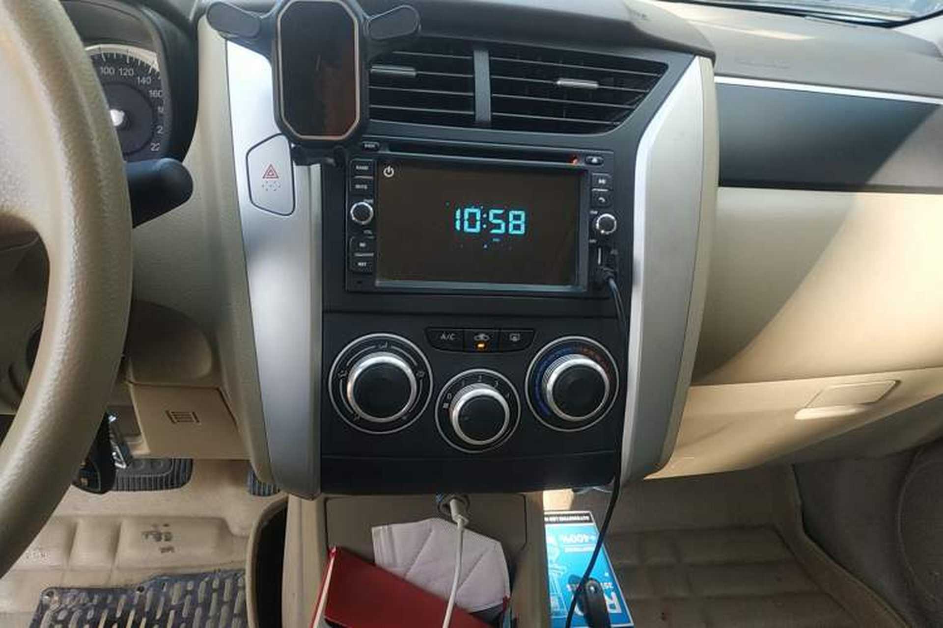 Used Venucia D50 2012 1.6L Automatic Prestige Edition Audio And AC Panel