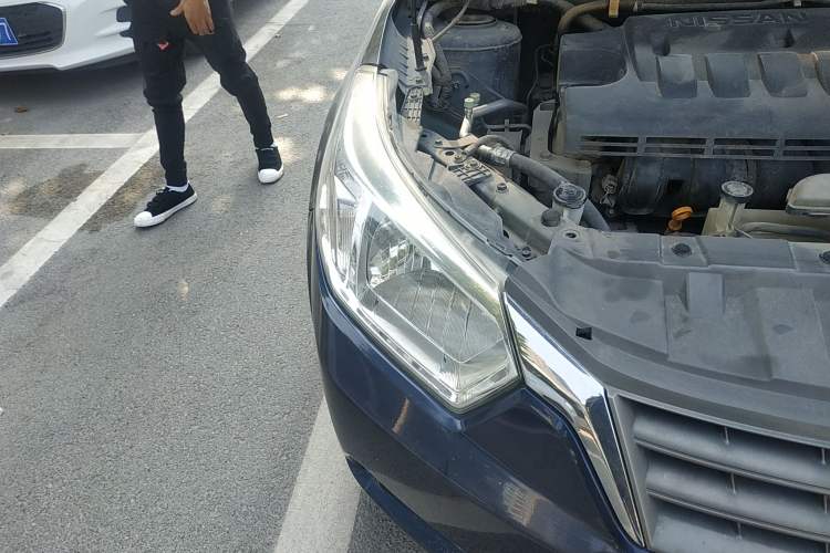 Used Venucia D50 2012 1.6L Automatic Prestige Edition Right Front Headlight