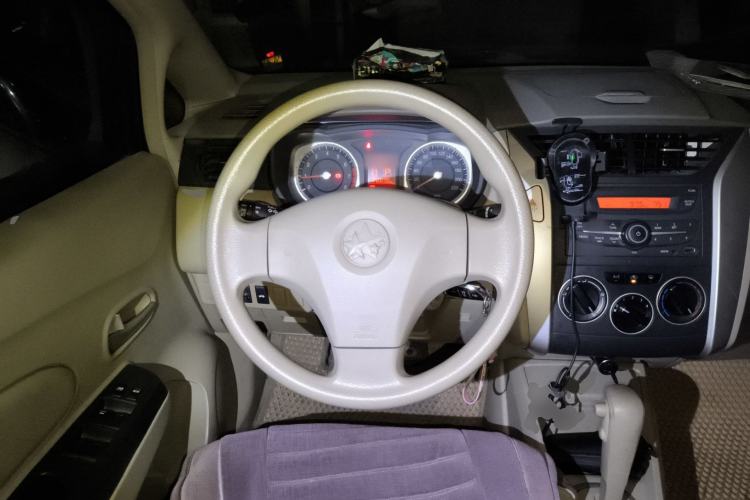 Used Venucia D50 2012 1.6L Automatic Comfort Edition Steering Wheel