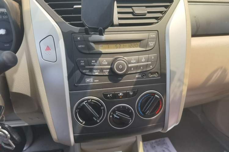 Used Venucia D50 2012 1.6L Manual Comfort Edition Audio And AC Panel