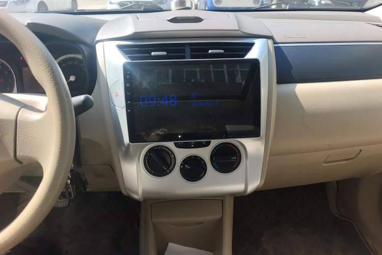 Used Venucia D50 2012 1.6L Manual Luxury Edition Audio And AC Panel