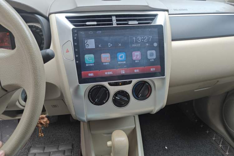 Used Venucia D50 2012 1.6L Automatic Prestige Edition Audio And AC Panel