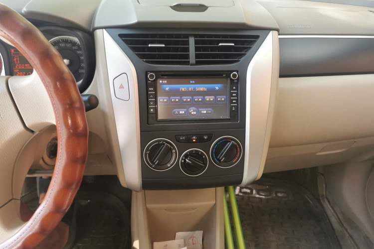 Used Venucia D50 2012 1.6L Manual Luxury Edition Audio And AC Panel