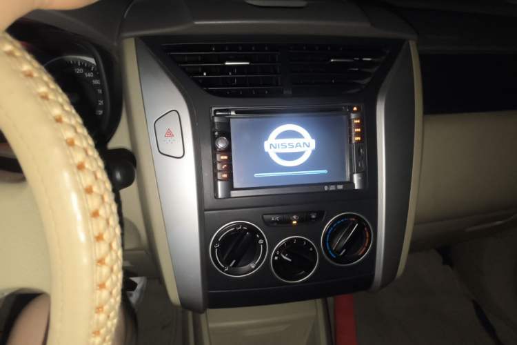 Used Venucia D50 2012 1.6L Manual Luxury Edition Audio And AC Panel