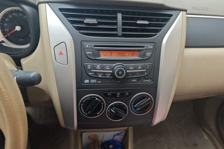 Used Venucia D50 2012 1.6L Manual Luxury Edition Audio And AC Panel