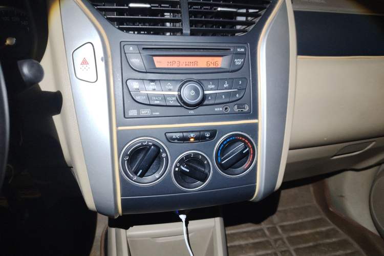 Used Venucia D50 2012 1.6L Manual Luxury Edition Audio And AC Panel