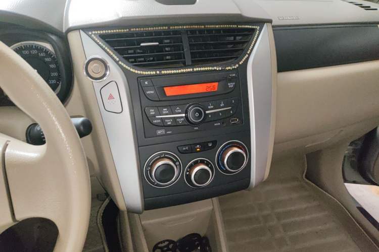 Used Venucia D50 2012 1.6L Manual Comfort Edition Audio And AC Panel