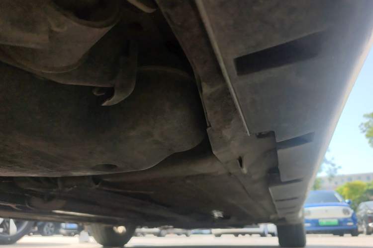Used Venucia D50 2012 1.6L Manual Luxury Edition Chassis Rear Right