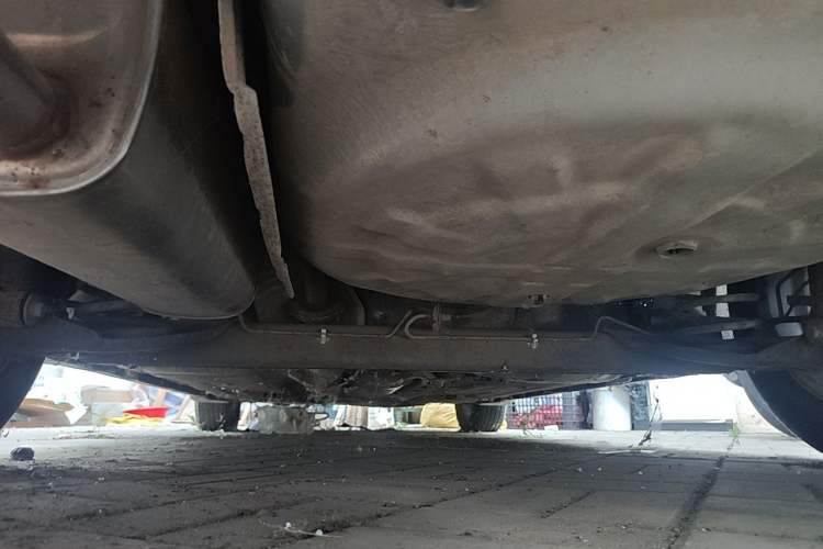 Used Venucia D50 2012 1.6L Manual Comfort Edition Chassis Rear