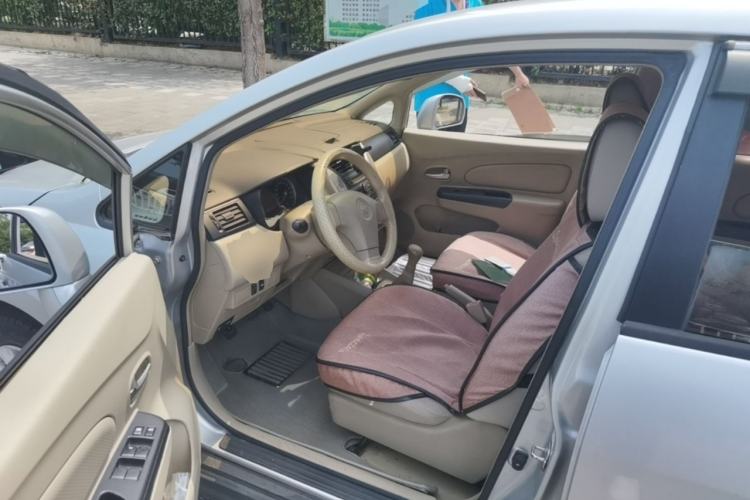 Used Venucia D50 2012 1.6L Manual Comfort Edition Driver Seat