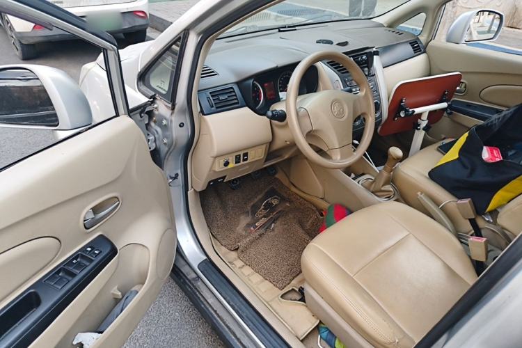 Used Venucia D50 2012 1.6L Manual Comfort Edition Driver Seat