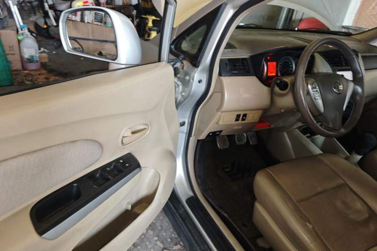Used Venucia D50 2012 1.6L Manual Comfort Edition Driver Seat