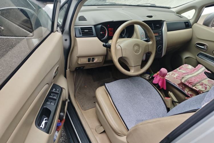 Used Venucia D50 2012 1.6L Manual Luxury Edition Driver Seat