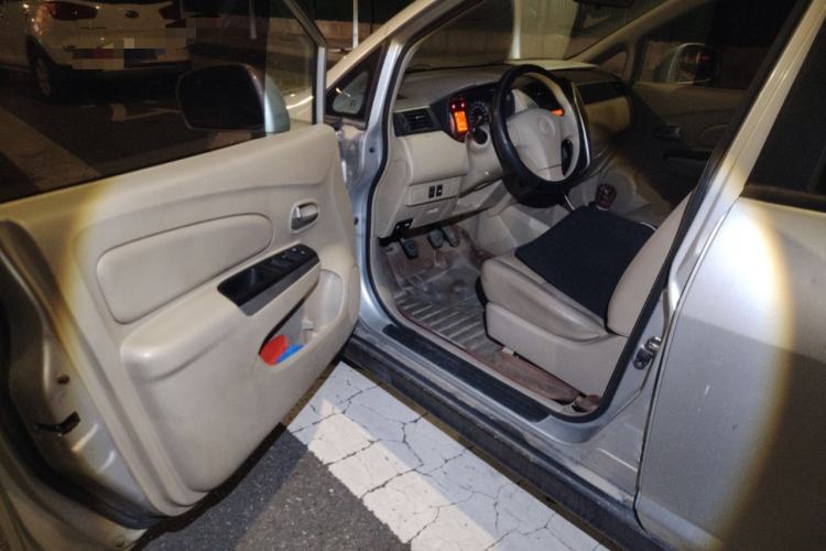 Used Venucia D50 2012 1.6L Manual Luxury Edition Driver Seat