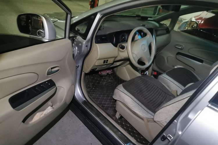 Used Venucia D50 2012 1.6L Automatic Prestige Edition Driver Seat
