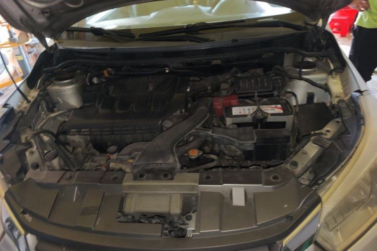 Used Venucia D50 2012 1.6L Manual Comfort Edition Engine Bay