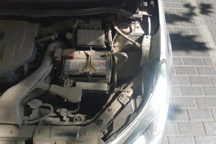 Used Venucia D50 2012 1.6L Manual Luxury Edition Engine Bay Left