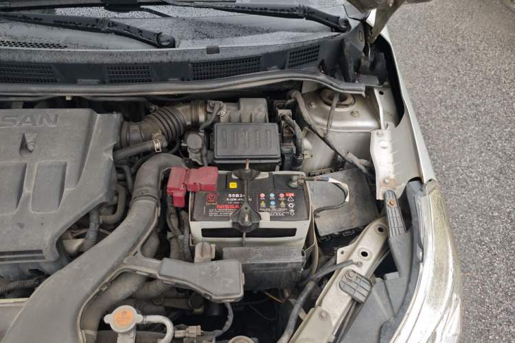 Used Venucia D50 2012 1.6L Manual Luxury Edition Engine Bay Left