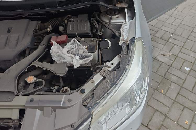 Used Venucia D50 2012 1.6L Manual Comfort Edition Engine Bay Left