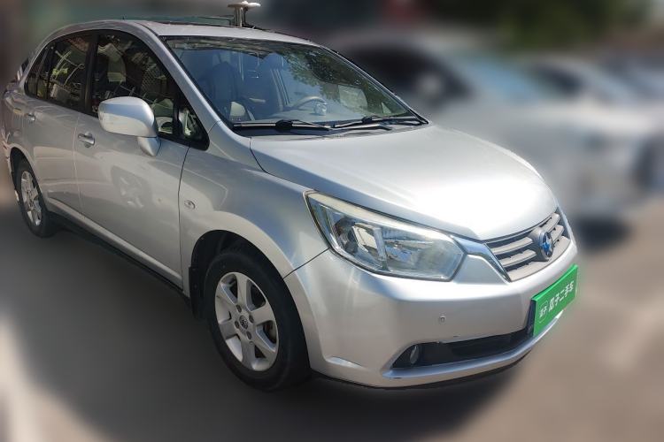 Used Venucia D50 2012 1.6L Manual Luxury Edition Front Right 45 Deg