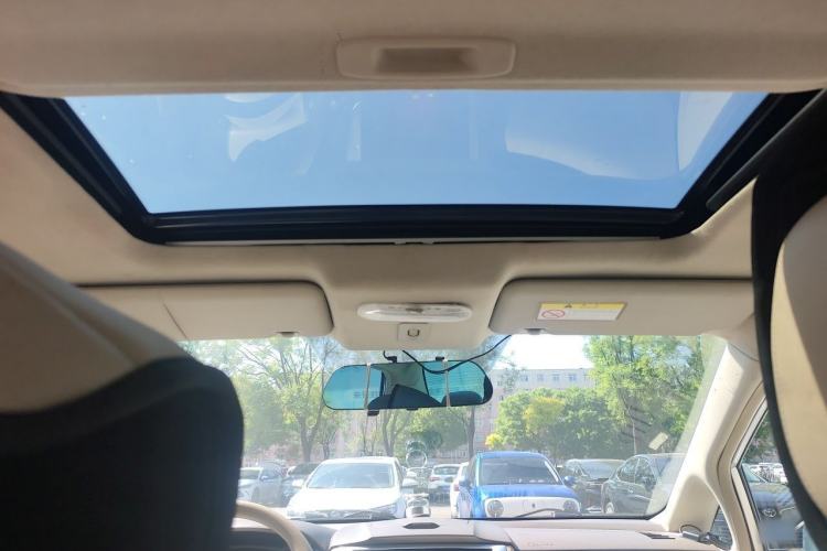 Used Venucia D50 2012 1.6L Manual Luxury Edition Headliner