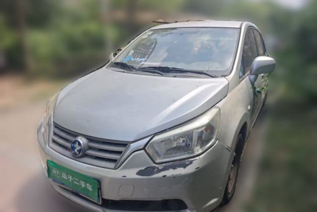 Używany Venucia D50 2012 1.6L Manual Comfort Edition